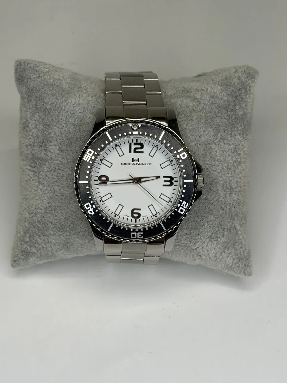 Oceanaut Camara OC9810 Stainless Steel White Dial Divers Style Watch 40mm